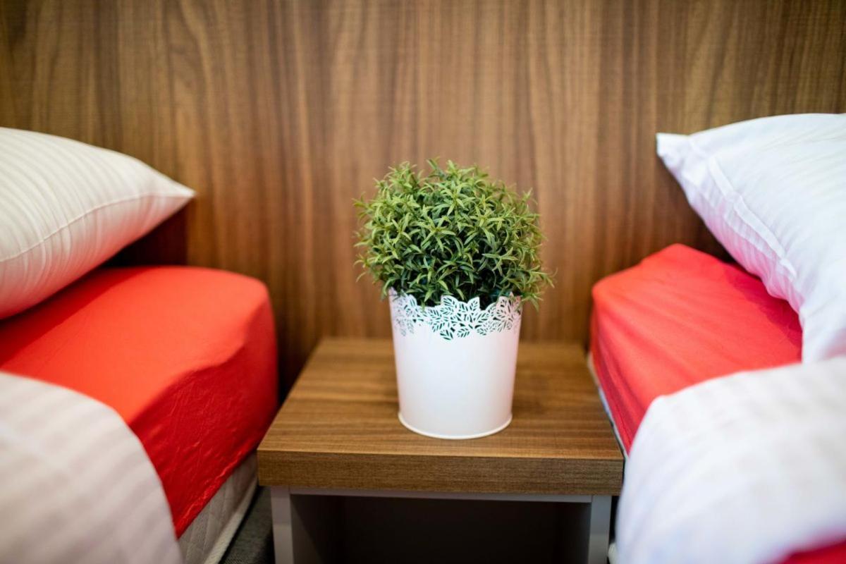 Hotel Gostilna Pugelj Novo Mesto Esterno foto