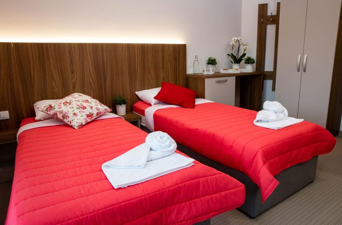 Hotel Gostilna Pugelj Novo Mesto Esterno foto