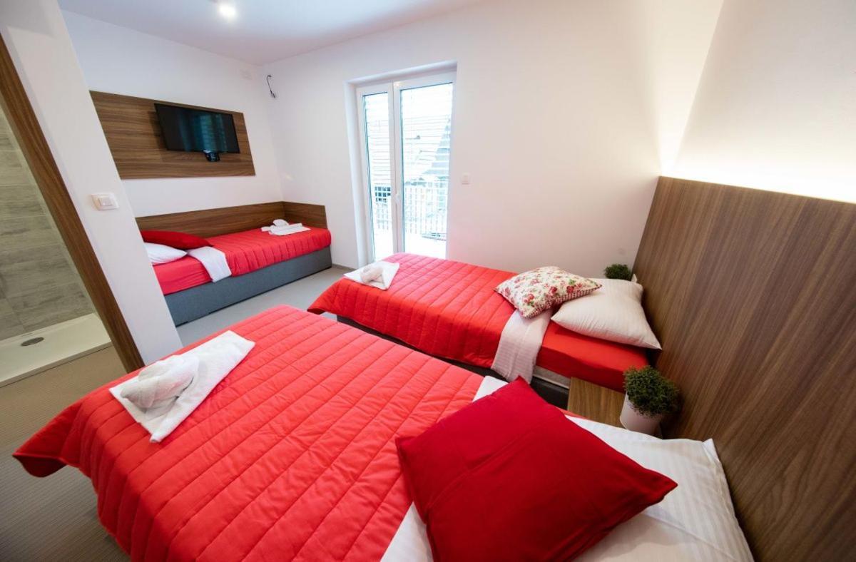 Hotel Gostilna Pugelj Novo Mesto Esterno foto