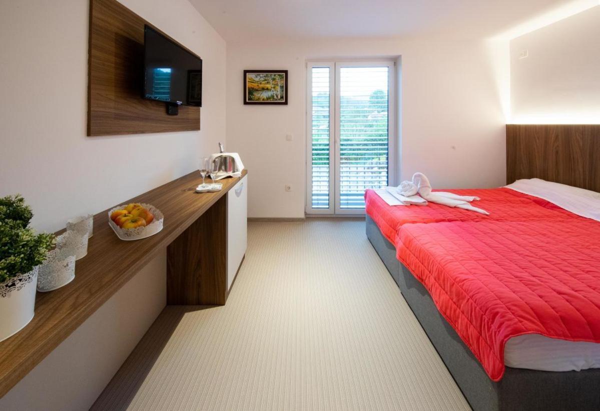Hotel Gostilna Pugelj Novo Mesto Esterno foto