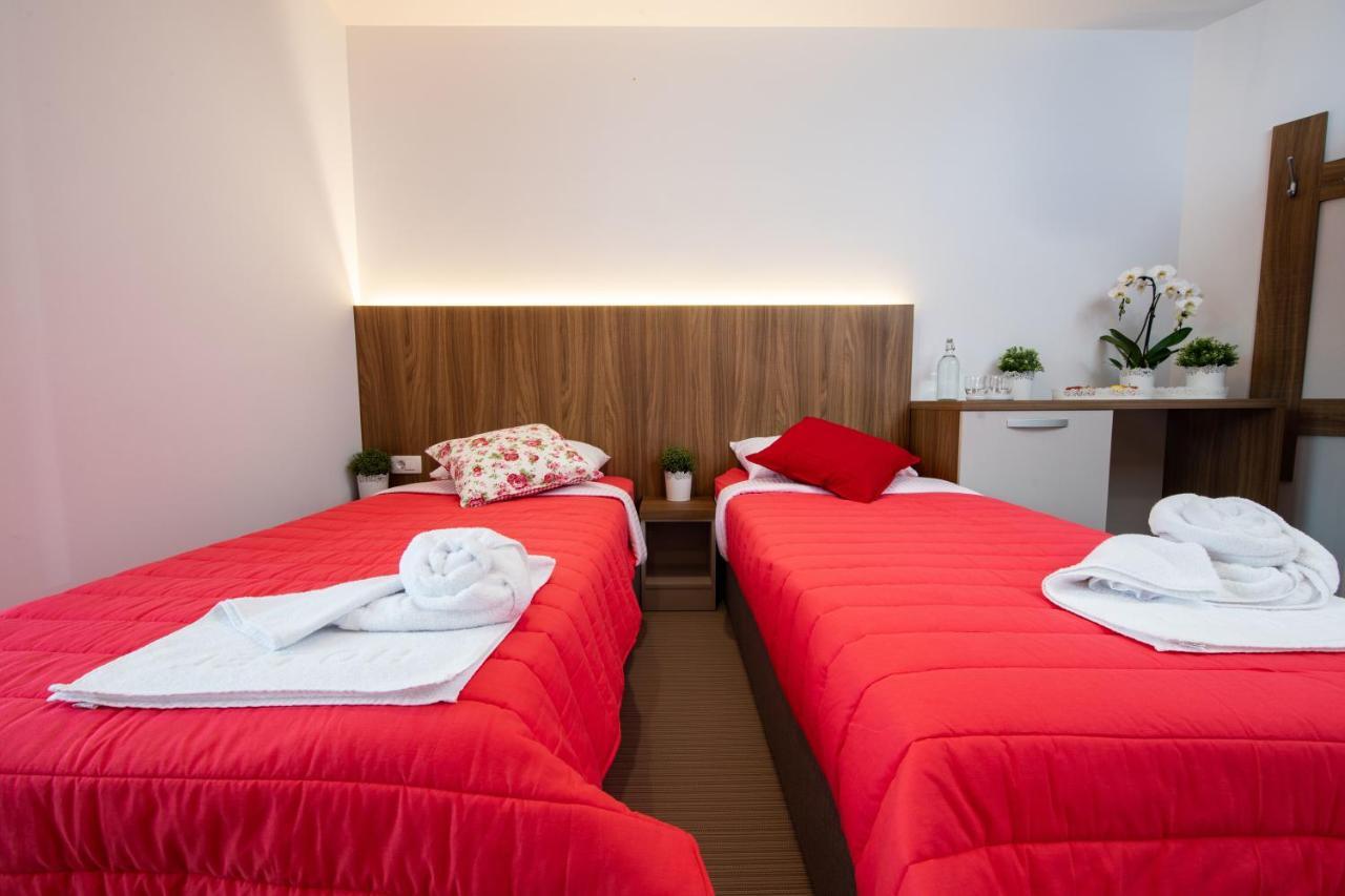 Hotel Gostilna Pugelj Novo Mesto Esterno foto