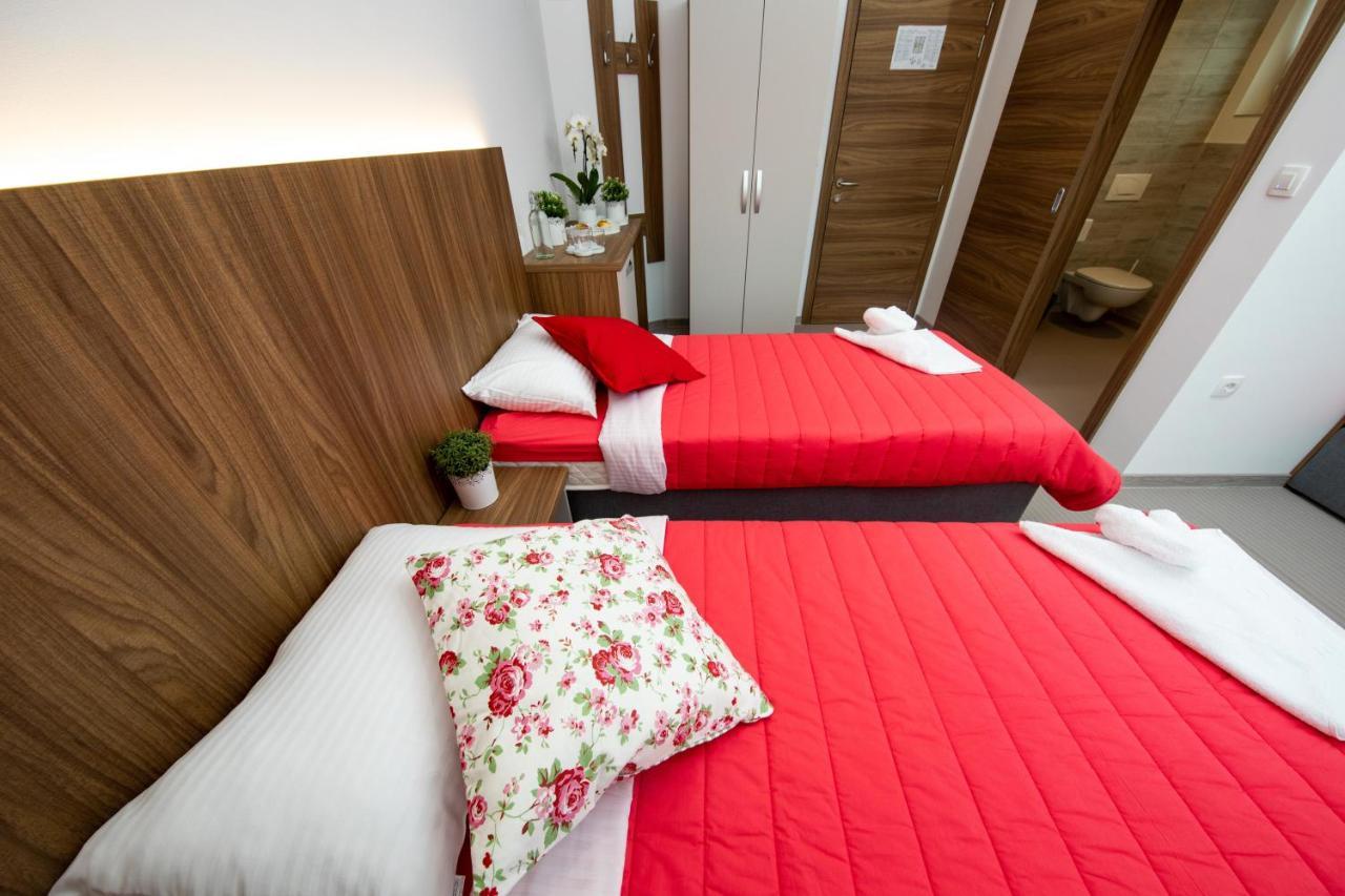 Hotel Gostilna Pugelj Novo Mesto Esterno foto